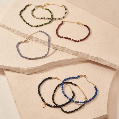 ¿Buscas algo único y significativo Descubre nuestra colección de joyas que empoderan e inspiran. (1)