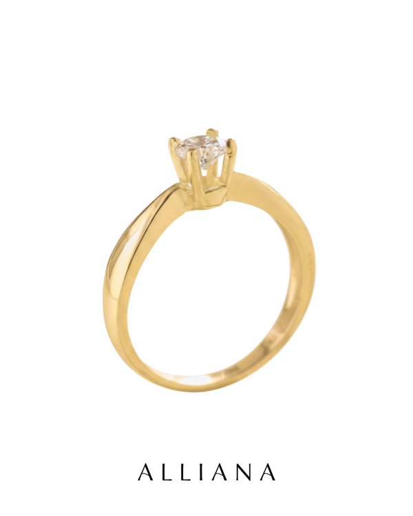 Anillo Diana en Oro Amarillo 18K con Moissanite