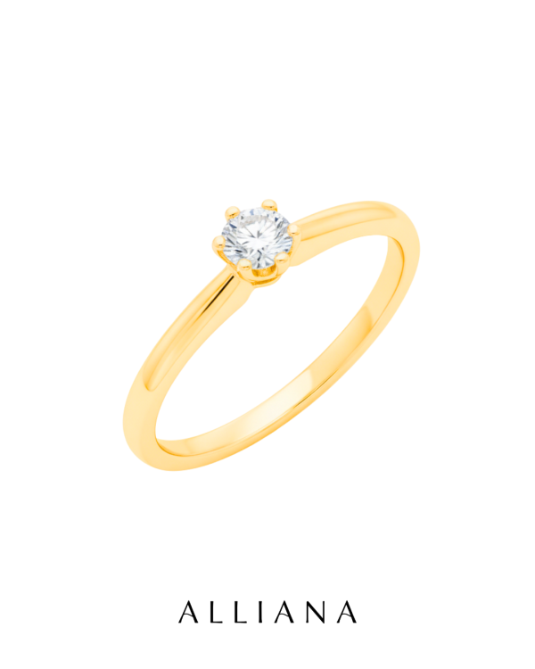 Anillo Princesa en Oro Amarillo 18K con Moissanite