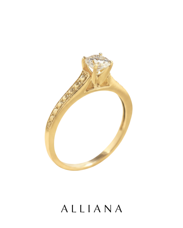 Anillo Catalina en Oro Amarillo 18K con Moissanite