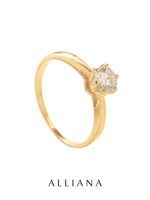 Anillo Leticia en Oro Amarillo 18K con Moissanite